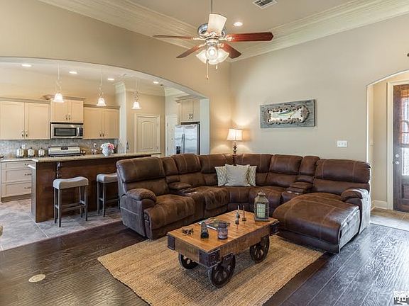 3rd image of 308 Old Cypress Dr
