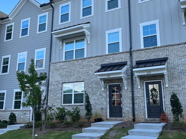 823 Napier Dr, Cary, NC 27519