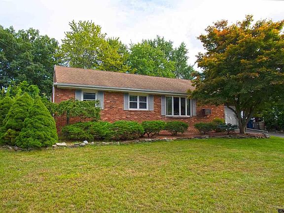 3rd image of 18 Wertman Ln