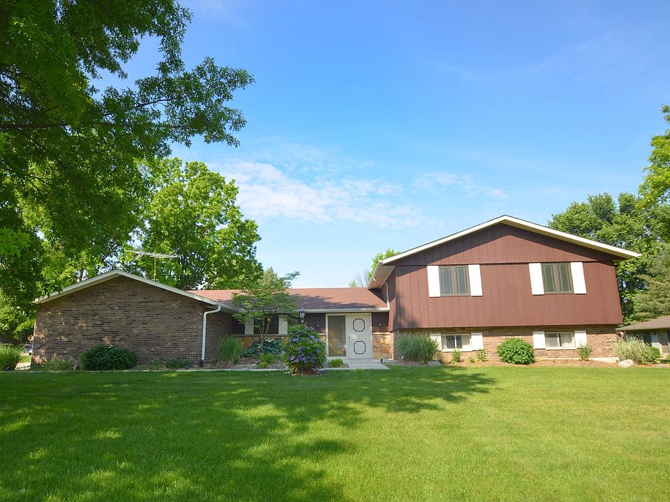 1st image of 801 Lyncreek Dr