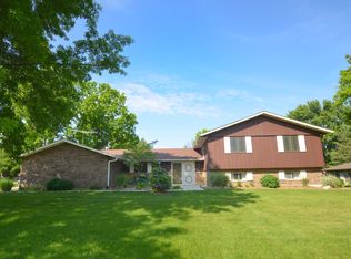 801 Lyncreek Dr, Dayton, OH 45458