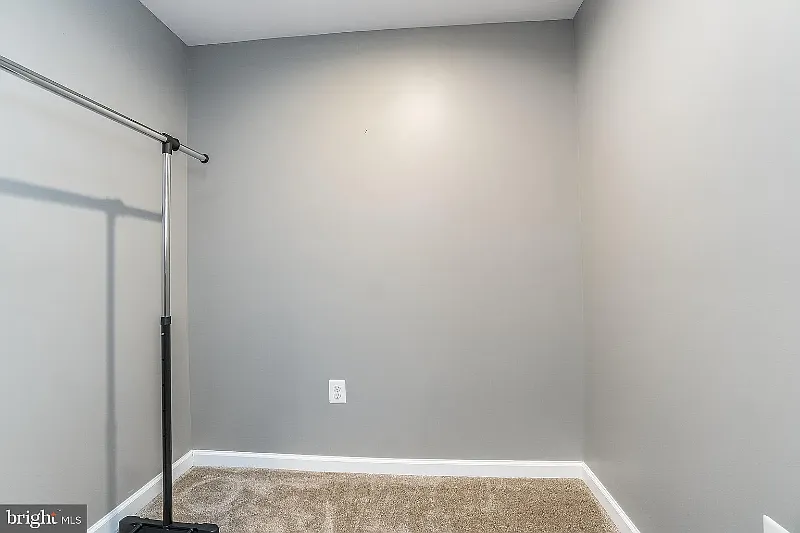 1 bed, 1500 sqft, $1,900 — Photo 4