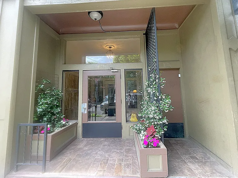 621 NW 23rd Ave — Photo 3