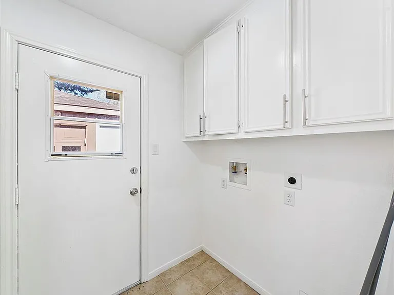 14006 Briarworth Dr — Photo 23