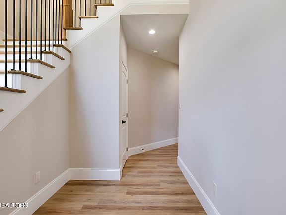 3rd image of 2111 Rose Cottage Way