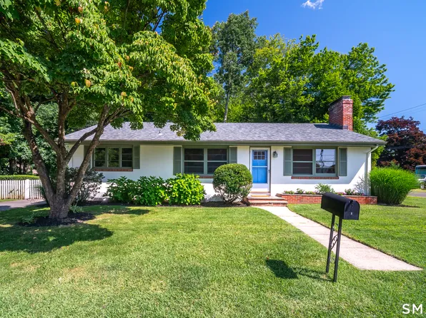 1 Gamma Avenue, Old Lyme, CT 06371