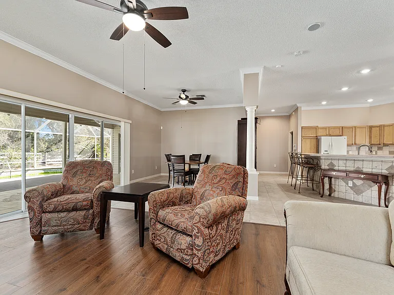1205 Bower Ln — Photo 6