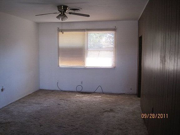 2nd image of 1202 E 52nd St