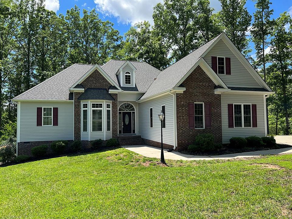 1st image of 122 Woods Ct