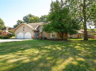 10001 Rosehill Rd, Lenexa, KS 66215