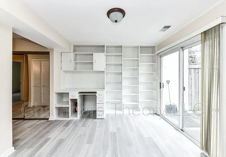 8088 Edinburgh Dr — Photo 34