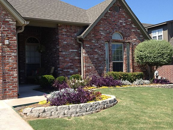 Lanscaped front yard