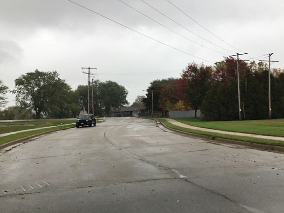 4th image of N6693 Clark St