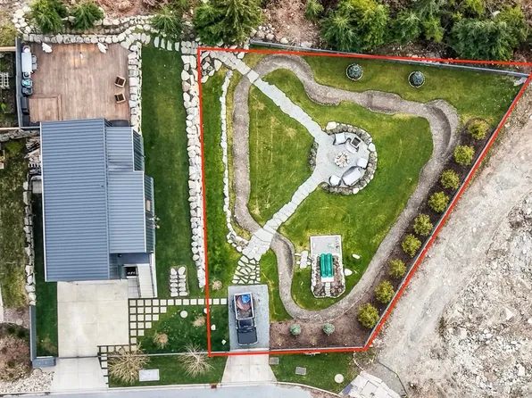 2934 Huckleberry Dr, Squamish, BC V8B 1B3