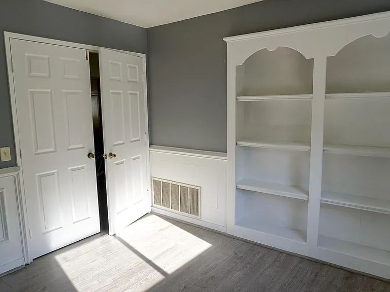 Bedroom 4 (or office)