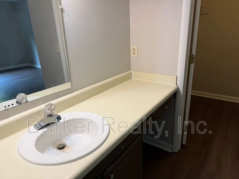 205 E Ransom St #3D — Photo 6