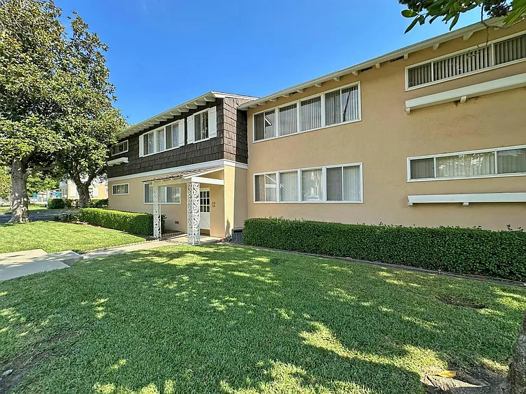 245 W Colorado Blvd #26B — Photo 13