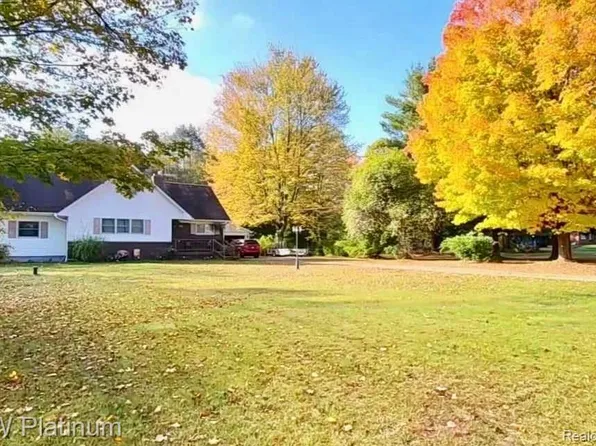 7845 Sparling Rd, Goodells, MI 48027