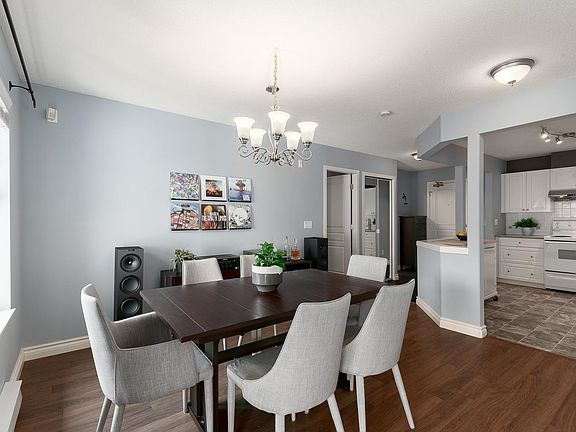 3rd image of 211 12th St #501