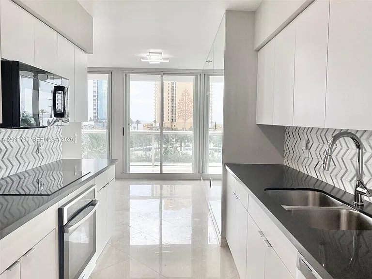 16400 Collins Ave #CU-542 — Photo 17