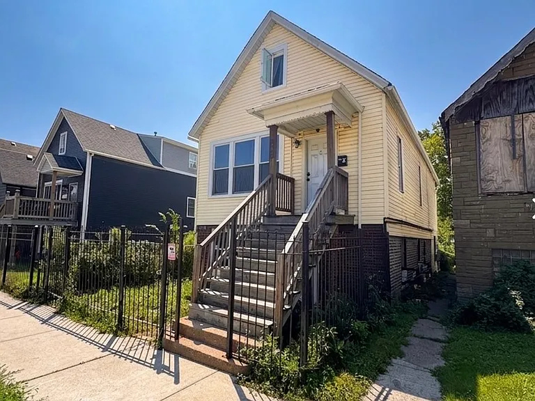 5016 S Aberdeen St — Photo 2