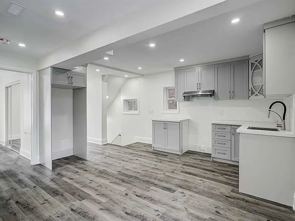 5th image of 205 Hunter St E Unit B