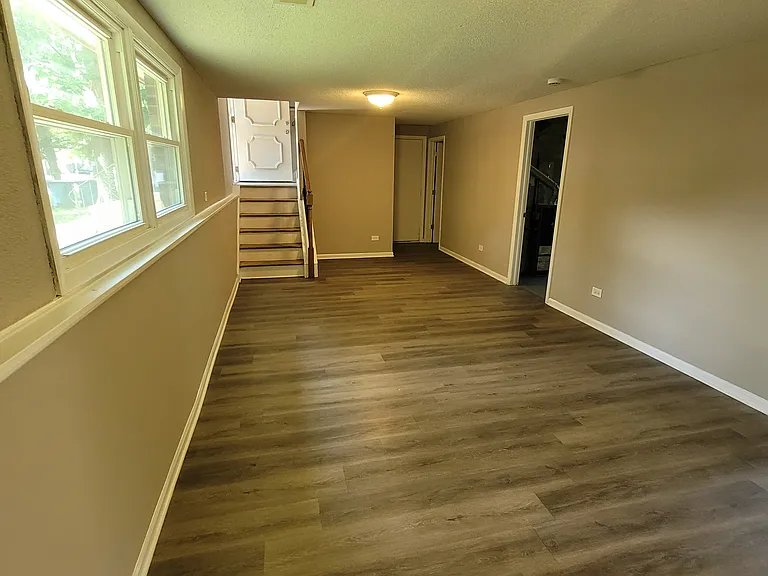 21549 Jeffery Ave — Photo 3