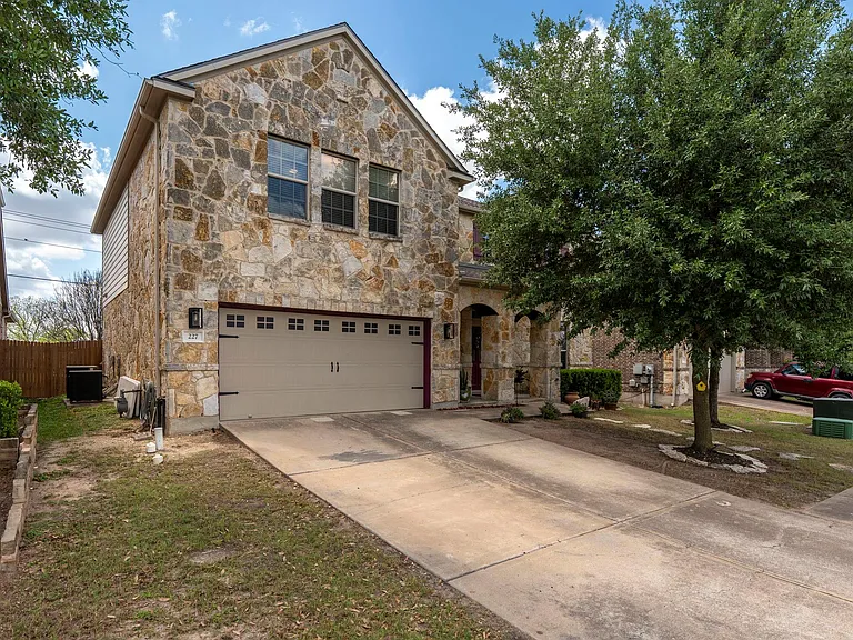 227 Sandstone Trl — Photo 32