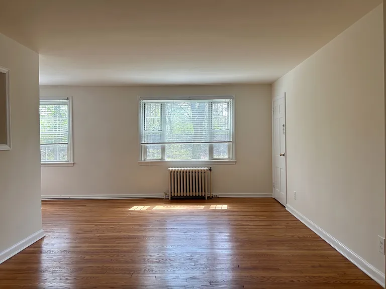 Jericho Manor Apartments — Photo 65