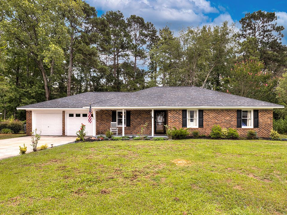 1st image of 852 Club Ln