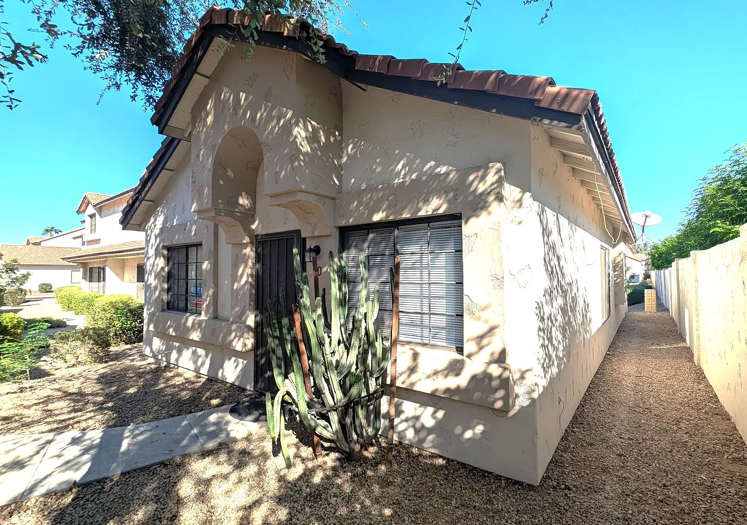 2 Bedroom Condo in the Sonoma Village Community Near W Elliot Rd and N Arizona Ave! — Photo 3