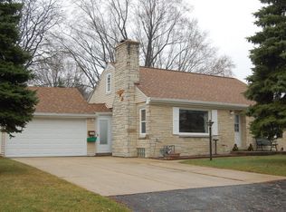 4821 W Saint Francis Ave, Greenfield, WI 53220