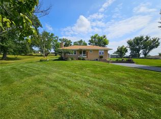 10 Armstrong Dr, Washington, PA 15301