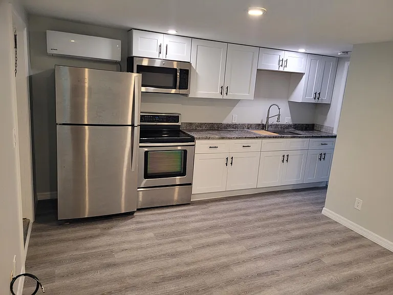 313 Benson St — Photo 1