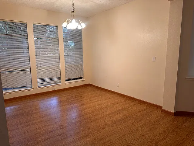 3 bed, 2023 sqft, $2,395 — Photo 3