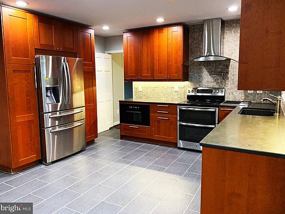5th image of 6431 Forest Rd