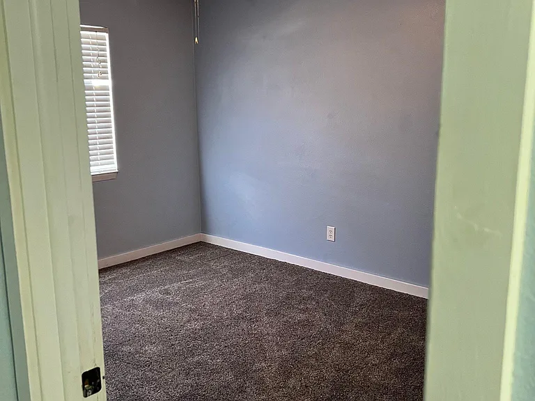 5554 Cypress St — Photo 11