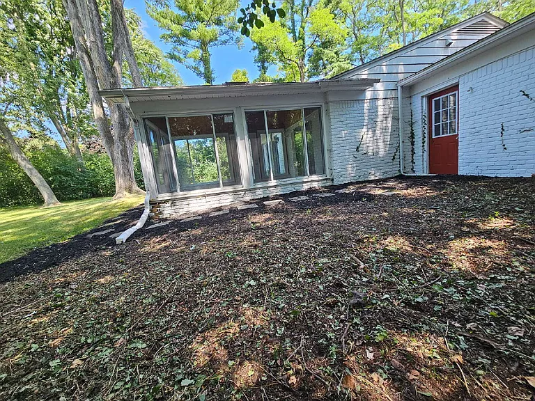 591 E Long Lake Rd — Photo 51