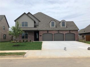 246 Santa Teresa Pl, Springdale, AR 72762