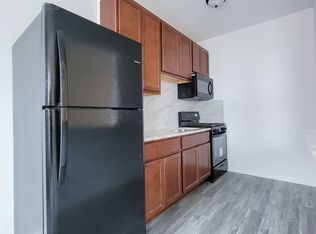 2712 N Milwaukee Ave APT 215, Chicago, IL 60647