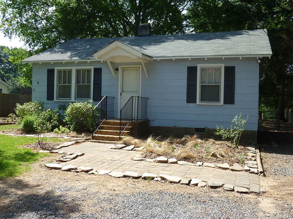 1st image of 211 Twin Lakes Rd