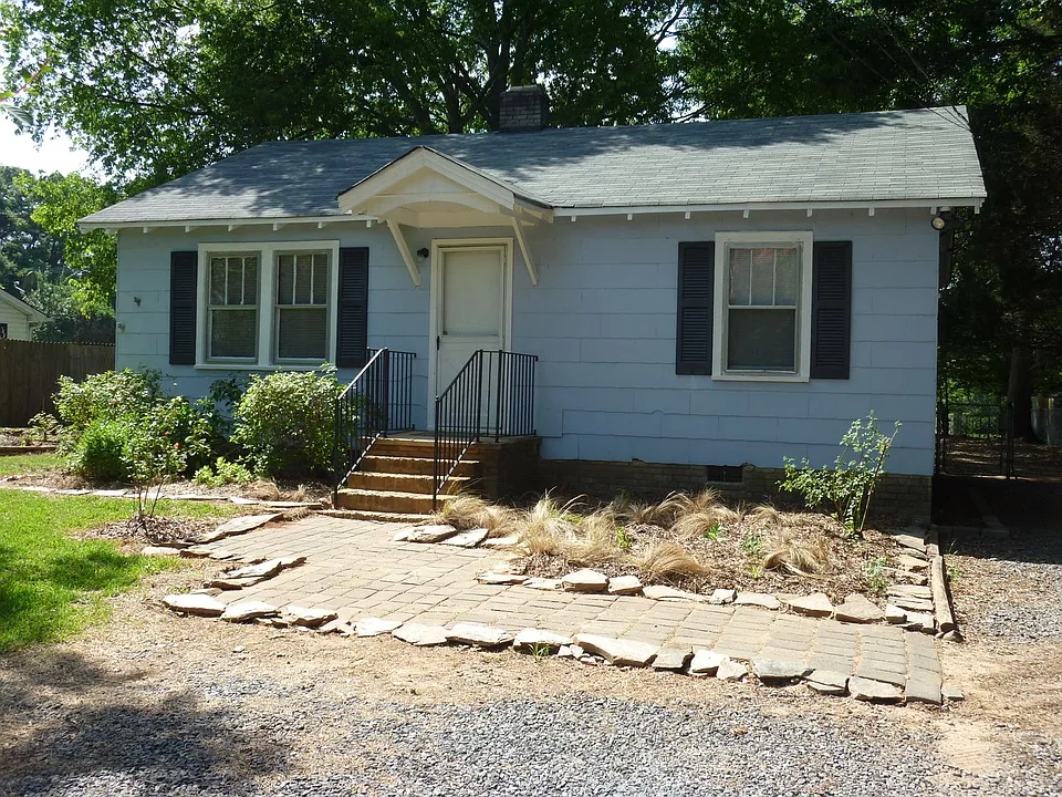 211 Twin Lakes Rd