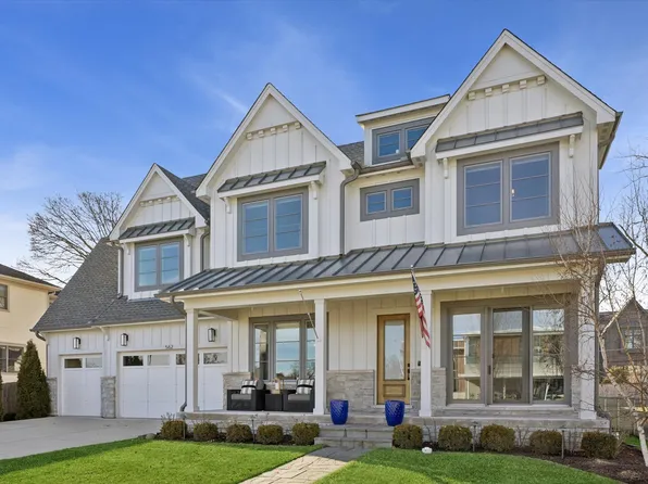 562 S Fairfield Ave, Elmhurst, IL 60126