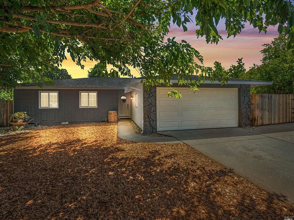 1st image of 1348 Whitehall Court