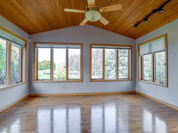 5th image of 5888 Schumann Dr