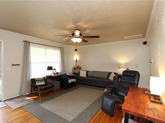 4th image of 2051 E Mohr Ln