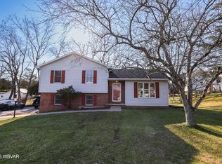 18 Woodbryn Dr, Williamsport, PA