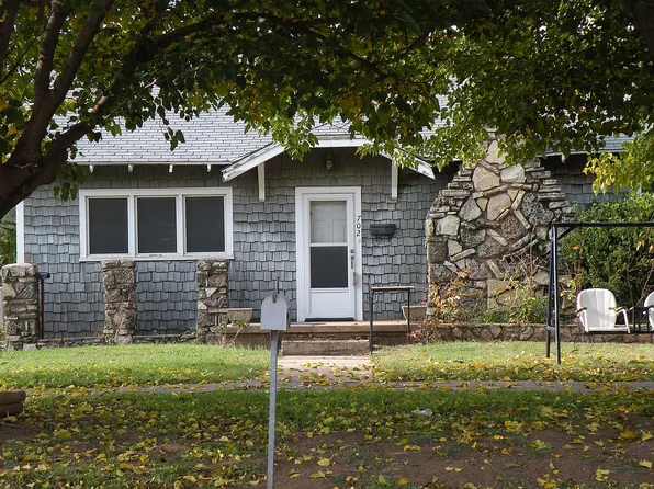702 Cain St, Quanah, TX 79252