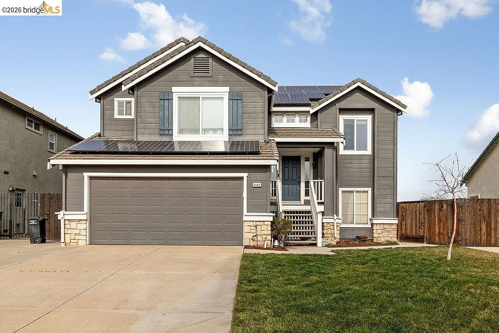 4043 Regatta Dr photo 1
