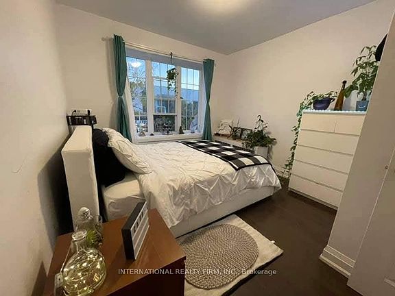 3rd image of 1262 Bloor St W #2A